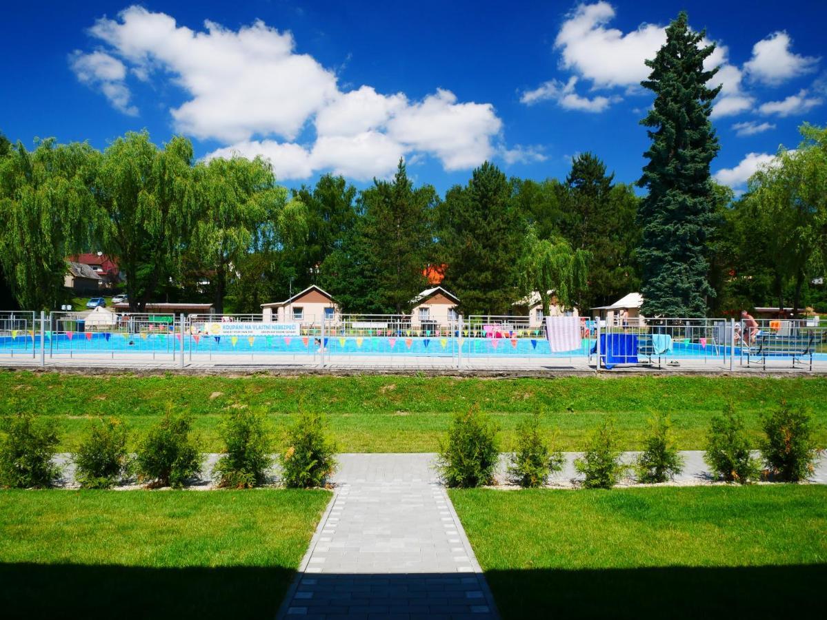 Camping Roznov Hotel Rožnov pod Radhoštěm Buitenkant foto