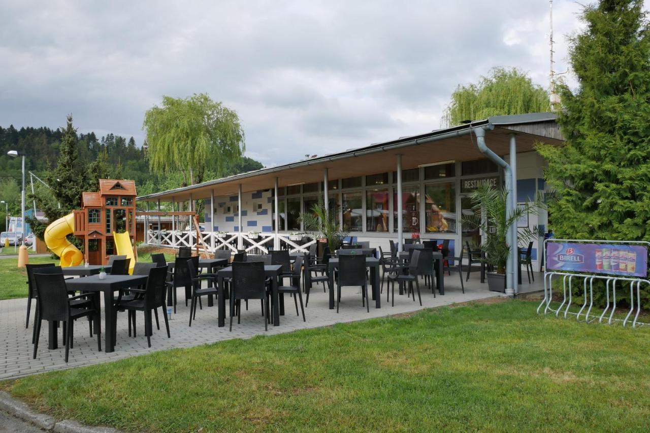 Camping Roznov Hotel Rožnov pod Radhoštěm Buitenkant foto