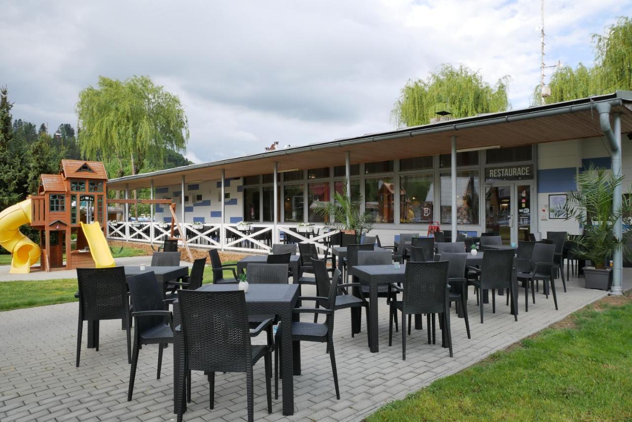 Camping Roznov Hotel Rožnov pod Radhoštěm Buitenkant foto