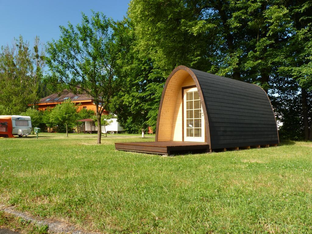 Camping Roznov Hotel Rožnov pod Radhoštěm Buitenkant foto